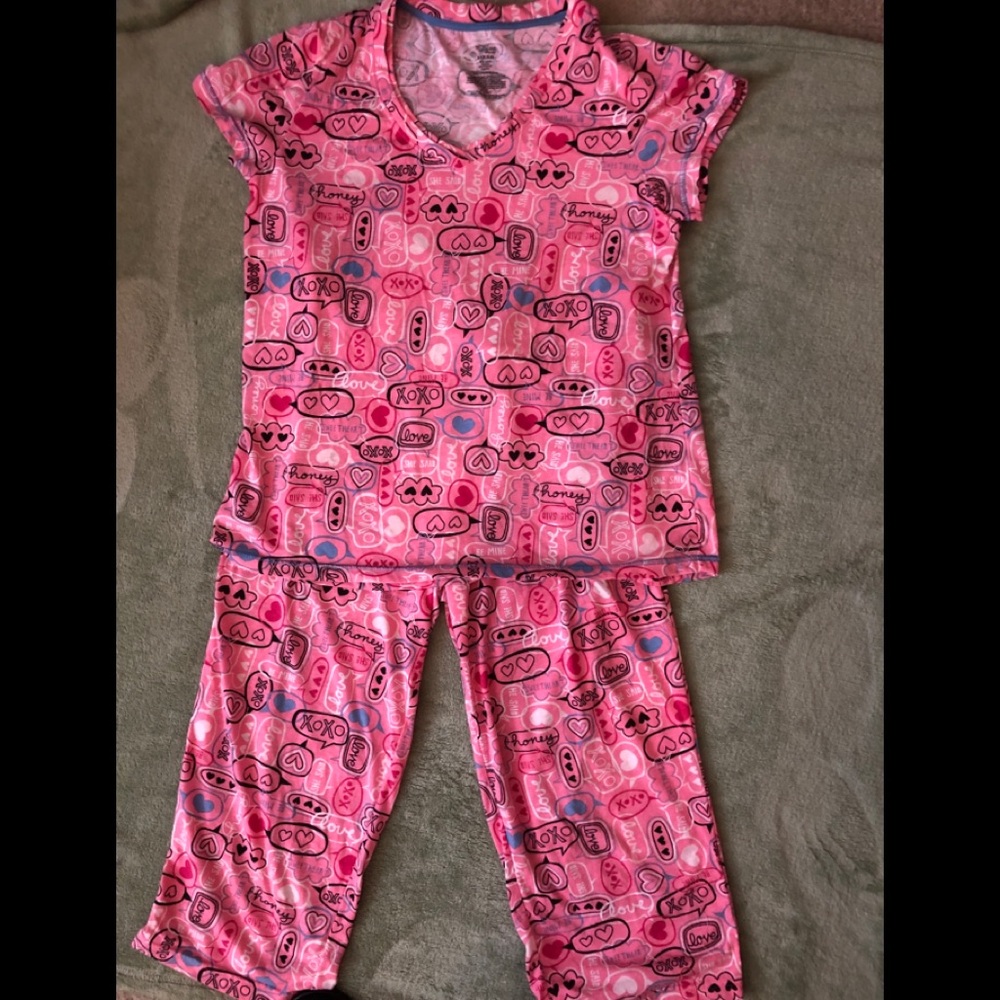 SECRET TREASURES PAJAMAS NWOT